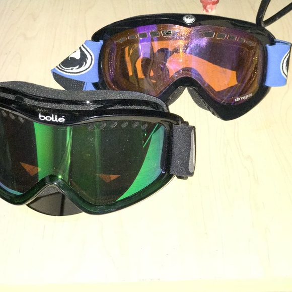 Snow board, with dragon and bolle goggles-n-boots - Picture 2 of 8